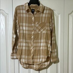 GAP Woman’s Tan Plaid Button-Up Shirt